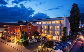 Hotel Mama